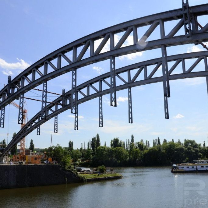 Neue Osthafenbrücke Neue Osthafenbrücke – Foto von Friedhelm Herr / BildR98